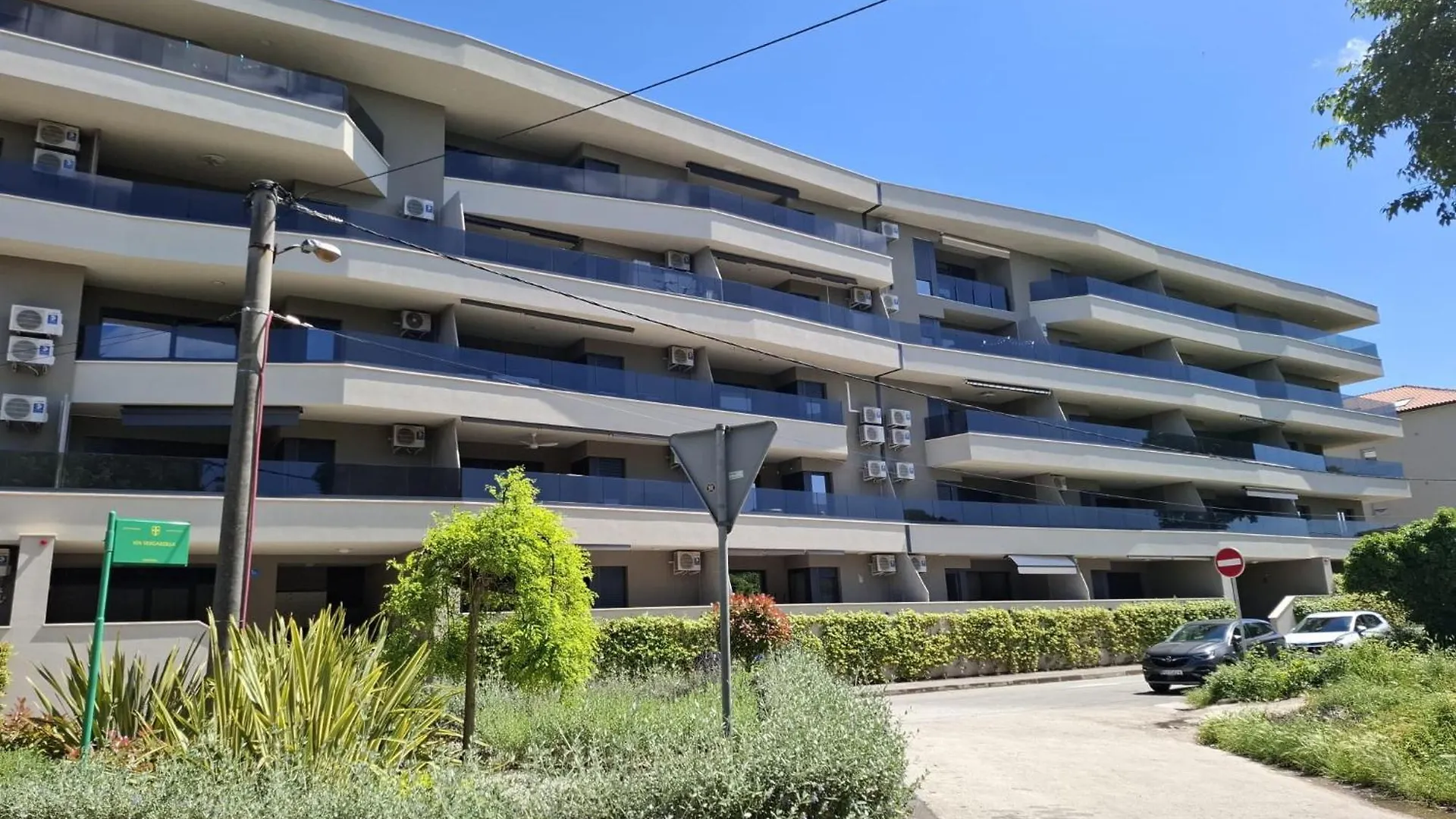 Modern 2-Bedroom Apartment Near The Beach Pula 0*,  Hırvatistan