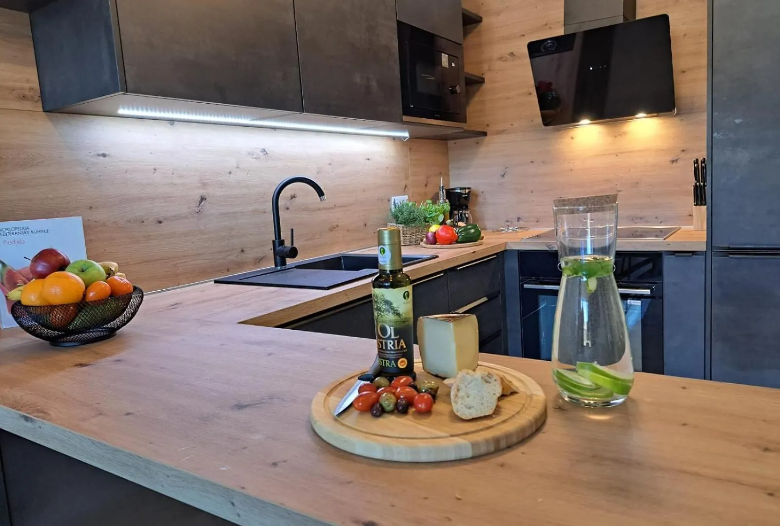Modern 2-Bedroom Apartment Near The Beach Pula