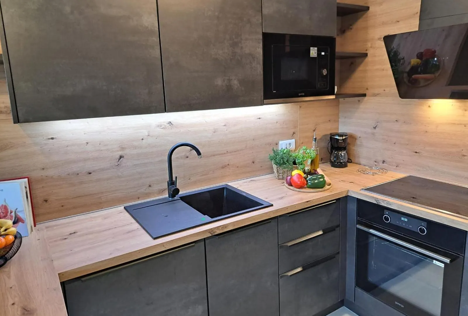 Modern 2-Bedroom Apartment Near The Beach Pula 0*,